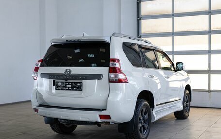 Toyota Land Cruiser Prado 150 рестайлинг 2, 2013 год, 3 687 500 рублей, 6 фотография
