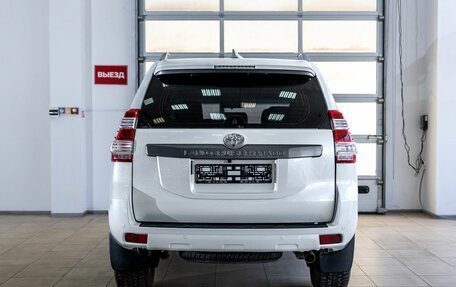 Toyota Land Cruiser Prado 150 рестайлинг 2, 2013 год, 3 687 500 рублей, 5 фотография