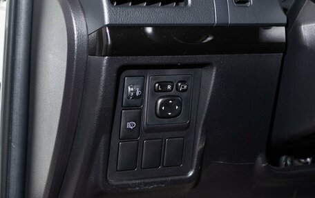Toyota Land Cruiser Prado 150 рестайлинг 2, 2013 год, 3 687 500 рублей, 13 фотография
