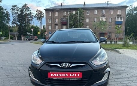 Hyundai Solaris II рестайлинг, 2012 год, 750 000 рублей, 2 фотография
