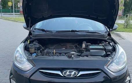 Hyundai Solaris II рестайлинг, 2012 год, 750 000 рублей, 10 фотография