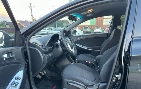 Hyundai Solaris II рестайлинг, 2012 год, 750 000 рублей, 23 фотография