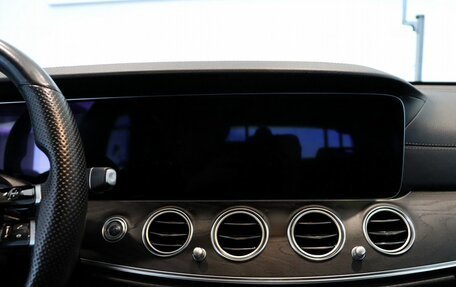 Mercedes-Benz E-Класс, 2020 год, 4 350 000 рублей, 13 фотография