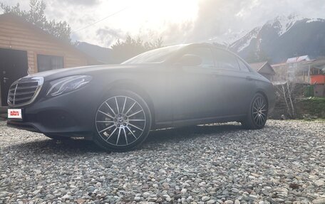Mercedes-Benz E-Класс, 2018 год, 2 100 000 рублей, 2 фотография