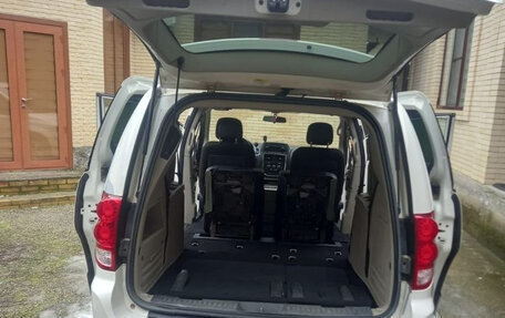 Dodge Caravan V, 2012 год, 950 000 рублей, 6 фотография