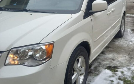 Dodge Caravan V, 2012 год, 950 000 рублей, 2 фотография
