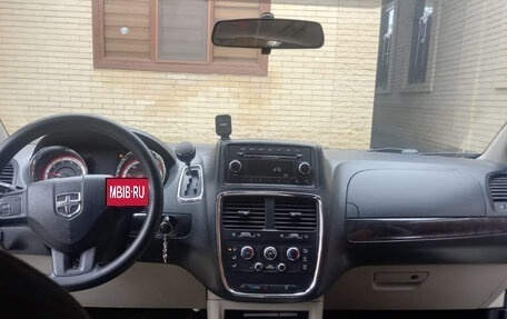 Dodge Caravan V, 2012 год, 950 000 рублей, 5 фотография