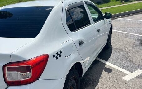 Renault Logan II, 2018 год, 300 000 рублей, 4 фотография