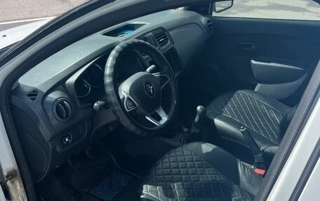 Renault Logan II, 2018 год, 300 000 рублей, 8 фотография
