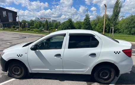 Renault Logan II, 2018 год, 300 000 рублей, 7 фотография