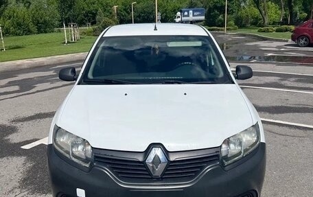 Renault Logan II, 2018 год, 300 000 рублей, 1 фотография