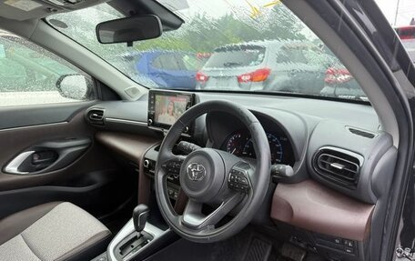 Toyota Yaris Cross, 2021 год, 1 690 000 рублей, 6 фотография