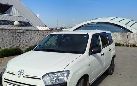 Toyota Succeed I рестайлинг, 2015 год, 820 000 рублей, 3 фотография