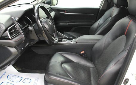 Toyota Camry, 2021 год, 3 150 000 рублей, 11 фотография