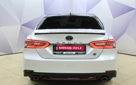 Toyota Camry, 2021 год, 3 150 000 рублей, 4 фотография
