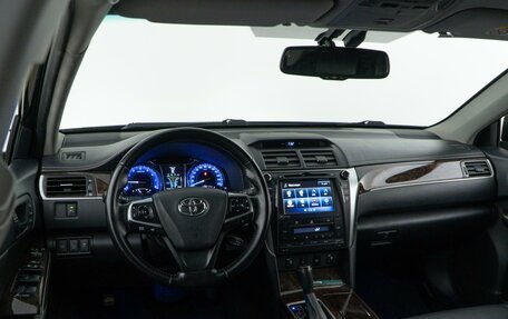 Toyota Camry, 2017 год, 2 399 900 рублей, 6 фотография