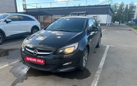 Opel Astra J, 2013 год, 900 000 рублей, 1 фотография