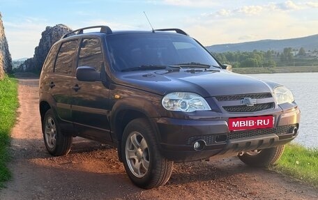 Chevrolet Niva I рестайлинг, 2011 год, 490 000 рублей, 3 фотография