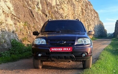 Chevrolet Niva I рестайлинг, 2011 год, 490 000 рублей, 2 фотография