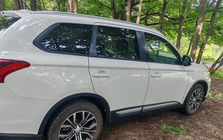 Mitsubishi Outlander III рестайлинг 3, 2016 год, 1 650 000 рублей, 23 фотография