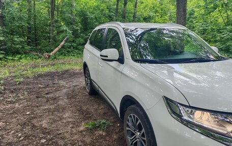 Mitsubishi Outlander III рестайлинг 3, 2016 год, 1 650 000 рублей, 22 фотография