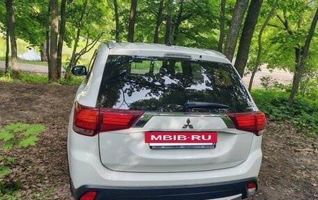 Mitsubishi Outlander III рестайлинг 3, 2016 год, 1 650 000 рублей, 26 фотография