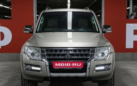 Mitsubishi Pajero IV, 2017 год, 3 449 000 рублей, 2 фотография