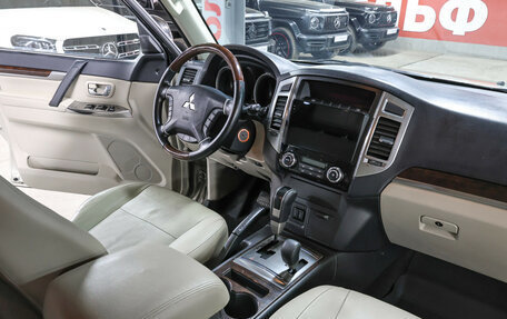 Mitsubishi Pajero IV, 2017 год, 3 449 000 рублей, 12 фотография
