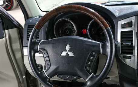 Mitsubishi Pajero IV, 2017 год, 3 449 000 рублей, 19 фотография