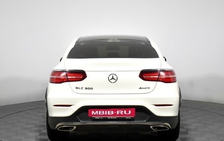Mercedes-Benz GLC Coupe, 2018 год, 4 200 000 рублей, 7 фотография