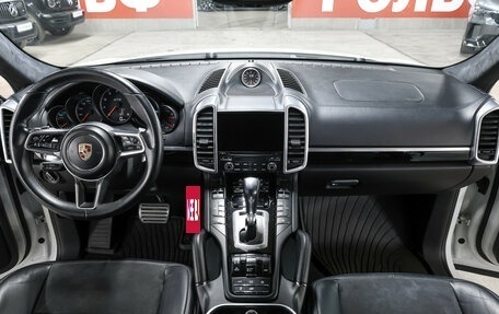 Porsche Cayenne III, 2016 год, 3 998 000 рублей, 15 фотография
