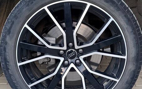 Audi Q7, 2021 год, 10 000 000 рублей, 28 фотография
