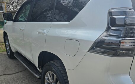 Toyota Land Cruiser Prado 150 рестайлинг 2, 2017 год, 3 900 000 рублей, 7 фотография