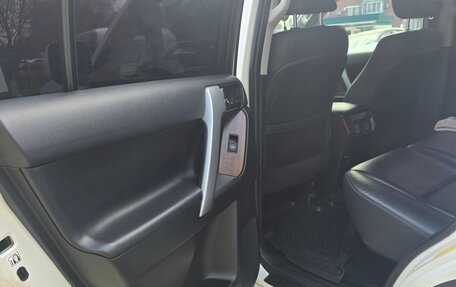 Toyota Land Cruiser Prado 150 рестайлинг 2, 2017 год, 3 900 000 рублей, 4 фотография