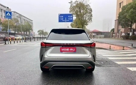 Lexus RX IV рестайлинг, 2024 год, 5 300 000 рублей, 4 фотография