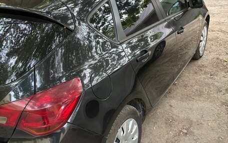 Opel Astra J, 2013 год, 720 000 рублей, 2 фотография