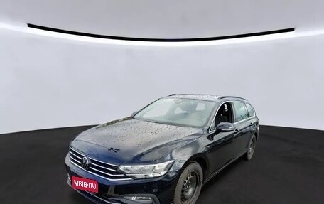 Volkswagen Passat B8 рестайлинг, 2022 год, 2 092 000 рублей, 1 фотография
