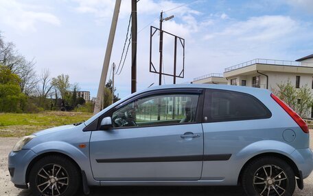Ford Fiesta, 2006 год, 300 000 рублей, 2 фотография