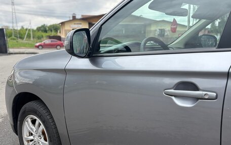 Mitsubishi Outlander III рестайлинг 3, 2012 год, 989 999 рублей, 10 фотография
