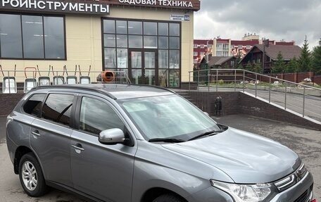 Mitsubishi Outlander III рестайлинг 3, 2012 год, 989 999 рублей, 2 фотография