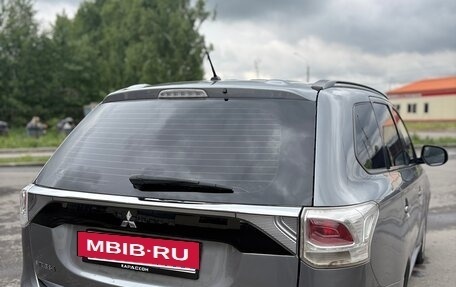 Mitsubishi Outlander III рестайлинг 3, 2012 год, 989 999 рублей, 21 фотография