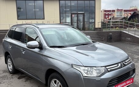 Mitsubishi Outlander III рестайлинг 3, 2012 год, 989 999 рублей, 29 фотография