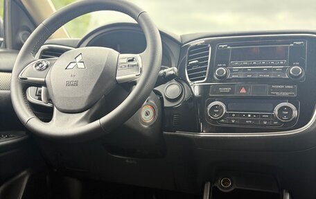 Mitsubishi Outlander III рестайлинг 3, 2012 год, 989 999 рублей, 33 фотография