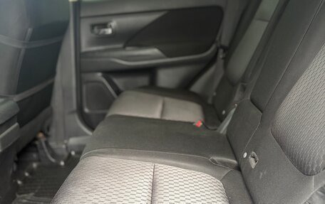 Mitsubishi Outlander III рестайлинг 3, 2012 год, 989 999 рублей, 38 фотография