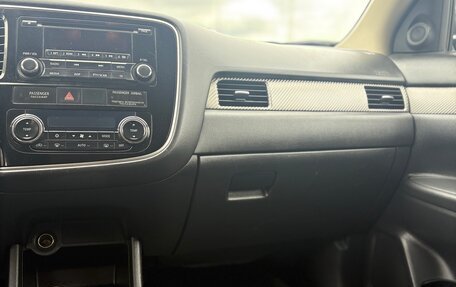 Mitsubishi Outlander III рестайлинг 3, 2012 год, 989 999 рублей, 34 фотография