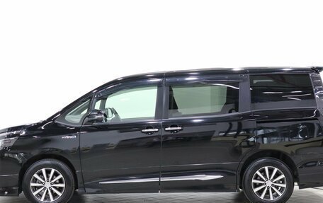 Toyota Voxy III, 2016 год, 1 830 000 рублей, 8 фотография