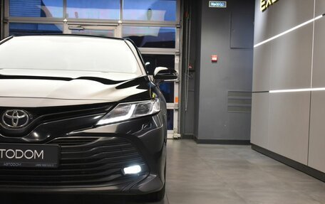 Toyota Camry, 2019 год, 2 380 000 рублей, 3 фотография