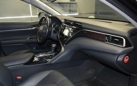 Toyota Camry, 2019 год, 2 380 000 рублей, 9 фотография