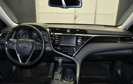 Toyota Camry, 2019 год, 2 380 000 рублей, 11 фотография