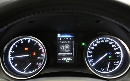 Toyota Camry, 2019 год, 2 380 000 рублей, 23 фотография